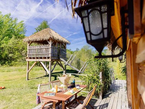 HÉBERGEMENT INSOLITE 2 personnes - Cabane indonésienne avec spa