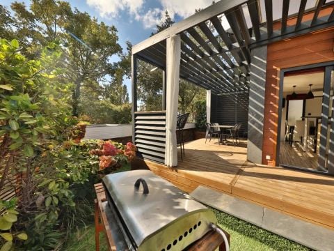 Mobilhome 4 personnes - Cottage Pagode Premium 3 Pièces 4 Personnes Jacuzzi + Climatisé + TV