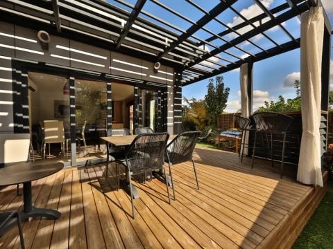 Mobilhome 4 personnes - Cottage Pagode Premium 3 Pièces 4 Personnes Jacuzzi + Climatisé + TV