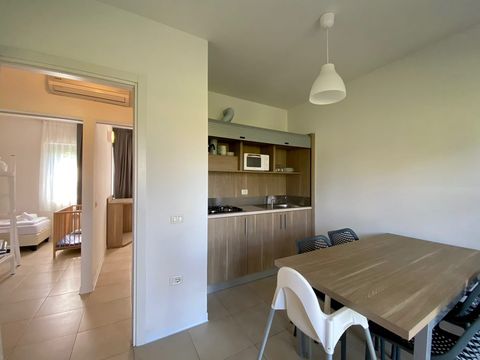 APPARTEMENT 6 personnes - FAMILLE (rez-de-chaussée avec petite terrasse)