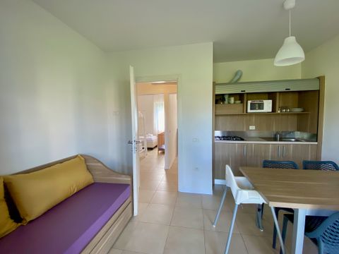 APPARTEMENT 6 personnes - FAMILLE (rez-de-chaussée avec petite terrasse)