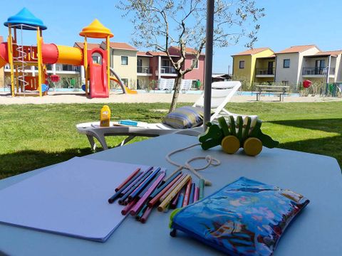 APPARTEMENT 6 personnes - FAMILLE (rez-de-chaussée avec petite terrasse)