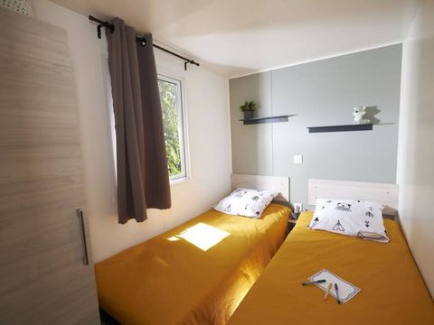 MOBILHOME 4 personnes - Premium | 2 Chambres | 4 Couchages | Terrasse semi couverte | 1 Salle de bain | Climatisation