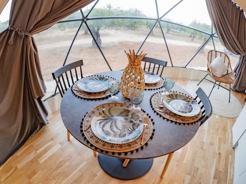 HÉBERGEMENT INSOLITE 4 personnes - DOMO - 40m²- 2 chambres