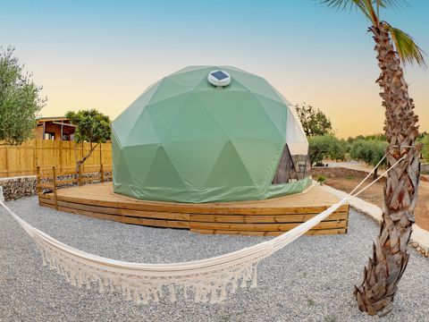 HÉBERGEMENT INSOLITE 4 personnes - DOMO - 40m²- 2 chambres