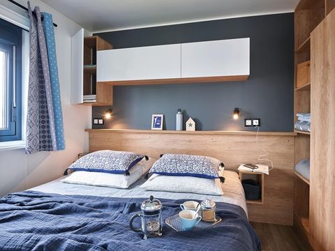 MOBILHOME 4 personnes - Mobil-home Premium 29m² 2 chambres + terrasse 21m² + TV + LV + Clim + plancha 4 pers Mobil-home Premium 29m² 2 chambres + terrasse 21m² + TV + LV + Clim + plancha 4 pers