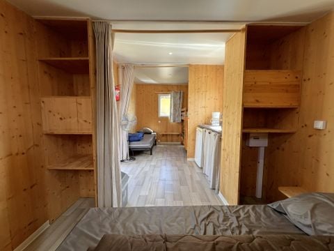 TENTE TOILE ET BOIS 5 personnes - Cahute des randonneurs 18m² - 2 chambres - sans sanitaire 5 pers