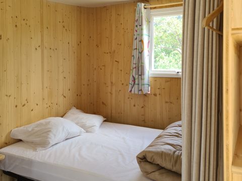 Tente en toile et en bois 5 personnes - Cahute des randonneurs 18m² - 2 chambres - sans sanitaire 5 pers