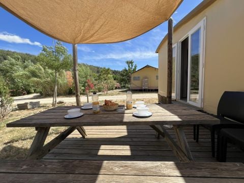 TENTE TOILE ET BOIS 5 personnes - Cahute des randonneurs 18m² - 2 chambres - sans sanitaire 5 pers