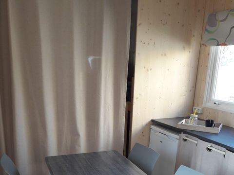 Tente en toile et en bois 5 personnes - Cahute des randonneurs 18m² - 2 chambres - sans sanitaire 5 pers