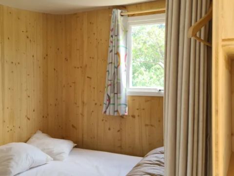 Tente en toile et en bois 5 personnes - Cahute des randonneurs 18m² - 2 chambres - sans sanitaire 5 pers