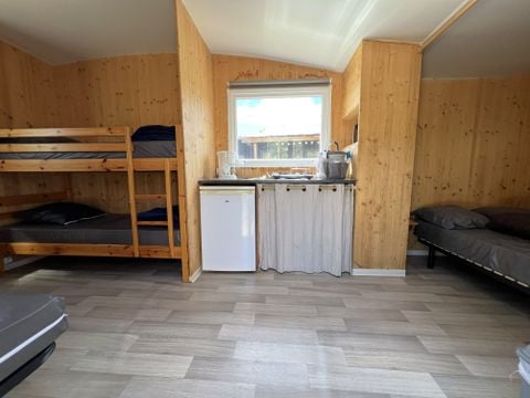 TENTE TOILE ET BOIS 5 personnes - Cahute des randonneurs 18m² - 2 chambres - sans sanitaire 5 pers