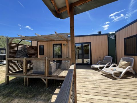 MOBILHOME 10 personnes - Mobil-home Tribu Premium 5 chambres + terrasse 44m² + TV + LV + clim + plancha + 2 SDB 10 pers