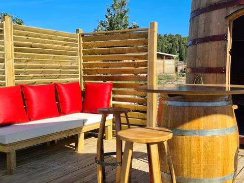 HÉBERGEMENT INSOLITE 4 personnes - Foudreaterre 1 chambre (Petit déjeuner, lit/ménage fait, panier apéro) + SPA 2/4 pers