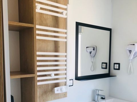 MOBILHOME 2 personnes - Mobil-home Premium 22 m² 1 chambre + terrasse 17m² + TV + LV + Climatisation + Plancha 2 pers