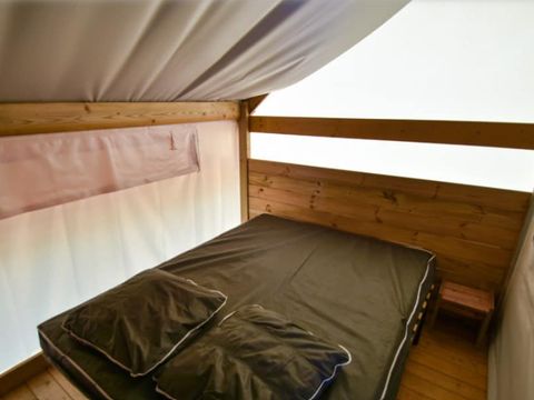 Tente en toile et en bois 4 personnes - Lodge 2 trèfles 2 chambres, 1 salle d'eau