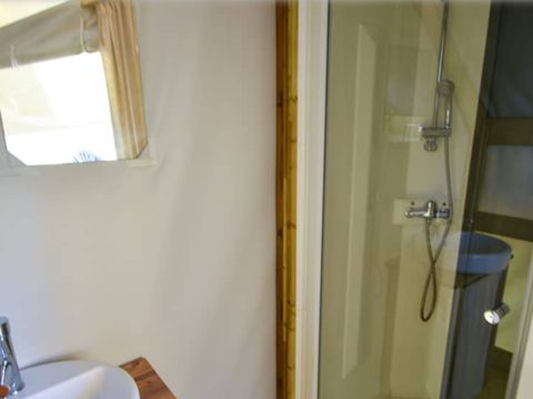 Tente en toile et en bois 4 personnes - Lodge 2 trèfles 2 chambres, 1 salle d'eau