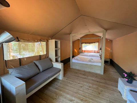 Tente en toile et en bois 2 personnes - Glamping Jare