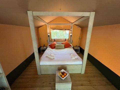 Tente en toile et en bois 2 personnes - Glamping Jare