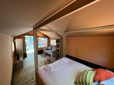 Tente en toile et en bois 2 personnes - Glamping Jare