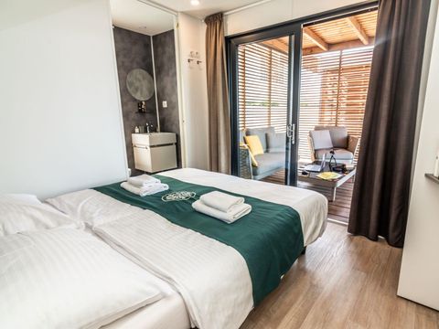 VILLA 4 personnes - Eco Luxury 2 chambres avec terrasse et vue mer