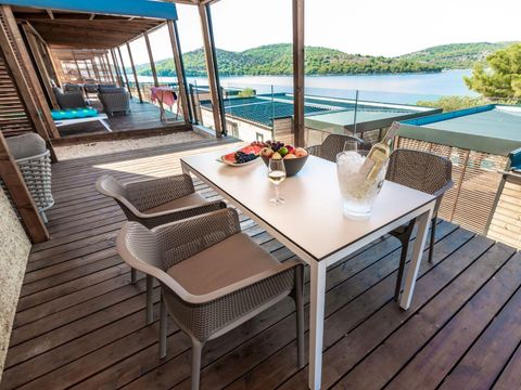 VILLA 4 personnes - Eco Luxury 2 chambres avec terrasse et vue mer