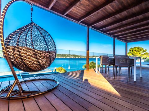 VILLA 4 personnes - Deluxe 2 chambres avec terrasse et piscine