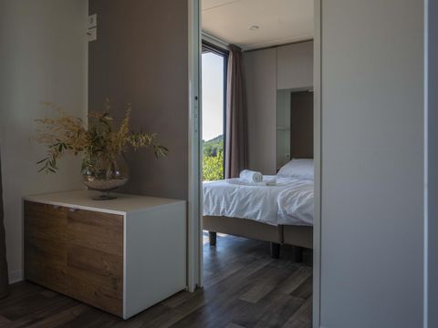 VILLA 4 personnes - Deluxe 2 chambres avec terrasse et piscine