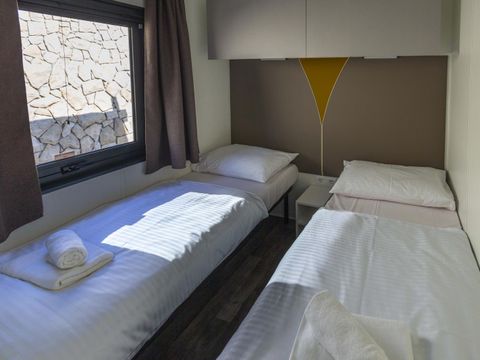 VILLA 4 personnes - Deluxe 2 chambres avec terrasse et piscine