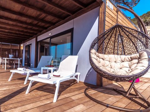 VILLA 4 personnes - Deluxe 2 chambres avec terrasse et piscine