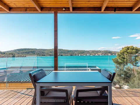 VILLA 2 personnes - Luxury couple avec terrasse et vue mer (pas de cuisine)