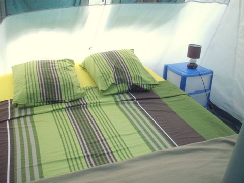 BUNGALOW TOILÉ 6 personnes - SANS SANITAIRES