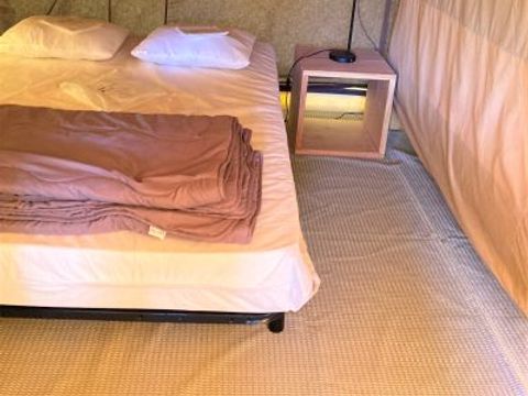 TENTE TOILE ET BOIS 5 personnes - Tente Pilotis 2 chambres. Arrivée 16h Départ 10h. Max