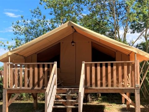 Tente en toile et en bois 5 personnes - Tente Pilotis 2 chambres. Arrivée 16h Départ 10h. Max