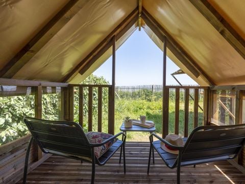 Tente en toile et en bois 4 personnes - Bivouac Insolite 2 chambres