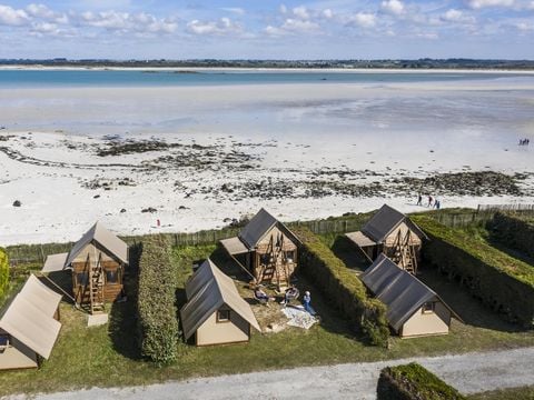 Tente en toile et en bois 4 personnes - Bivouac Insolite 2 chambres