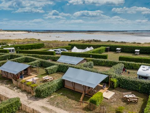Tente en toile et en bois 5 personnes - Lodge (sans sanitaires)