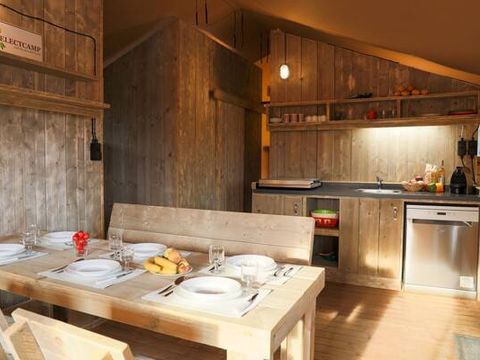 TENTE TOILE ET BOIS 6 personnes - Tente Safari Lodge | 3 Ch. | 6 Pers. | Terrasse surélevée | Clim.