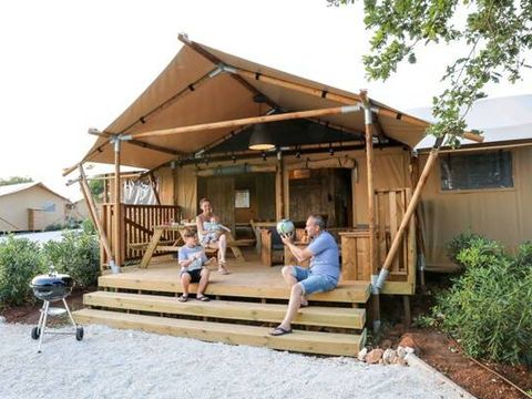 TENTE TOILE ET BOIS 6 personnes - Tente Safari Lodge | 3 Ch. | 6 Pers. | Terrasse surélevée | Clim.
