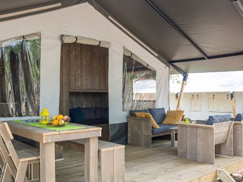 Tente en toile et en bois 6 personnes - Aminess Maravea - Tente Safari + sanitaires (6P)