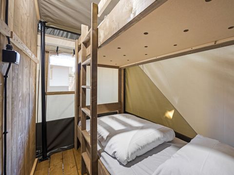 Tente en toile et en bois 6 personnes - Aminess Maravea - Tente Safari + sanitaires (6P)