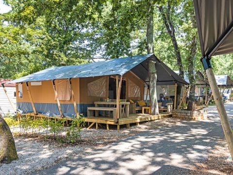 TENTE TOILE ET BOIS 4 personnes - Aminess Maravea - Tente Safari + sanitaires (4P)