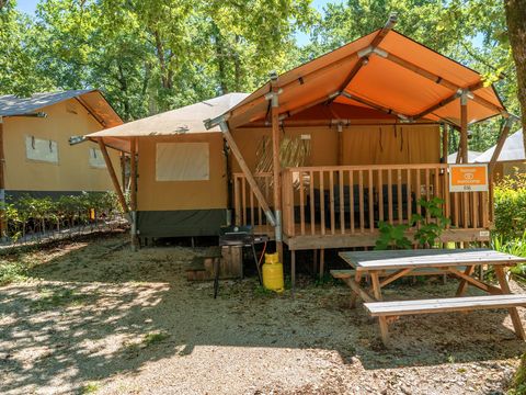 TENTE 6 personnes - Tente Safari Lodge | 3 Ch. | 6 Pers. | Terrasse surélevée | 1 SDB | Clim.