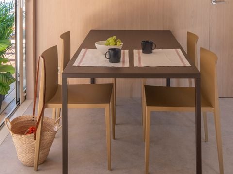 MOBILHOME 4 personnes - BASIC FAMILY - CLIM - DRAPS - SERVIETTE - WIFI