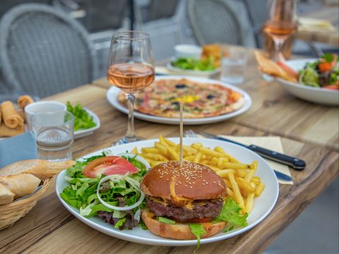 Camping La Pinède - Camping Alpes-de-Haute-Provence