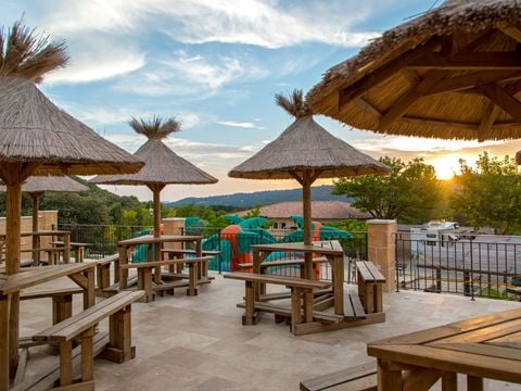 Camping La Pinède - Camping Alpes-de-Haute-Provence - Afbeelding N°2