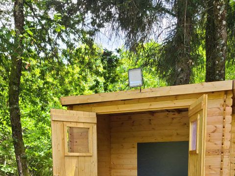 Emplacement - Forfait Pré-équipé (1 emplacement / 1 espace repas / 1 voiture / électricité 10A)