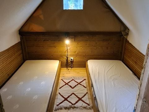 LODGE 5 personnes - Tite lodge - 2 chambres sans sanitaires
