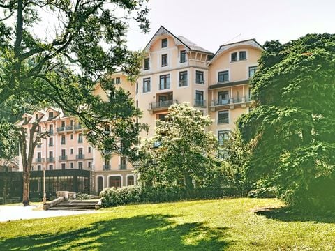 Appart'Hôtel Le Splendid d'Allevard - Camping Isère - Image N°0