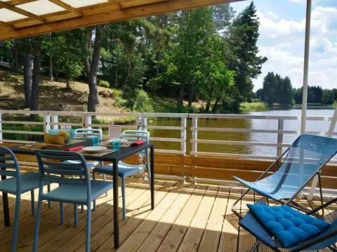 CHALET 5 personnes - Chalet flottant- Accueil lit bébé impossible- 3 pièces